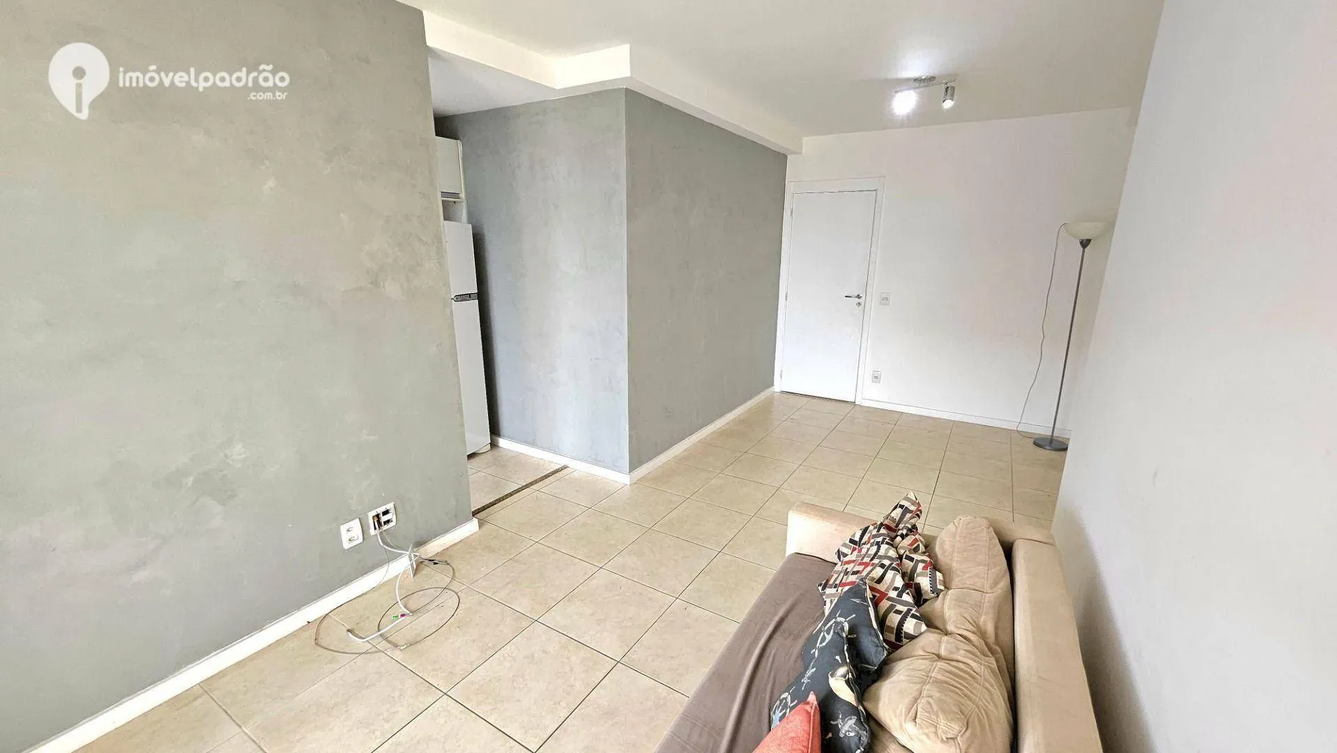 Furnished 2-bedroom apartment with enclosed balcony — photo 28
