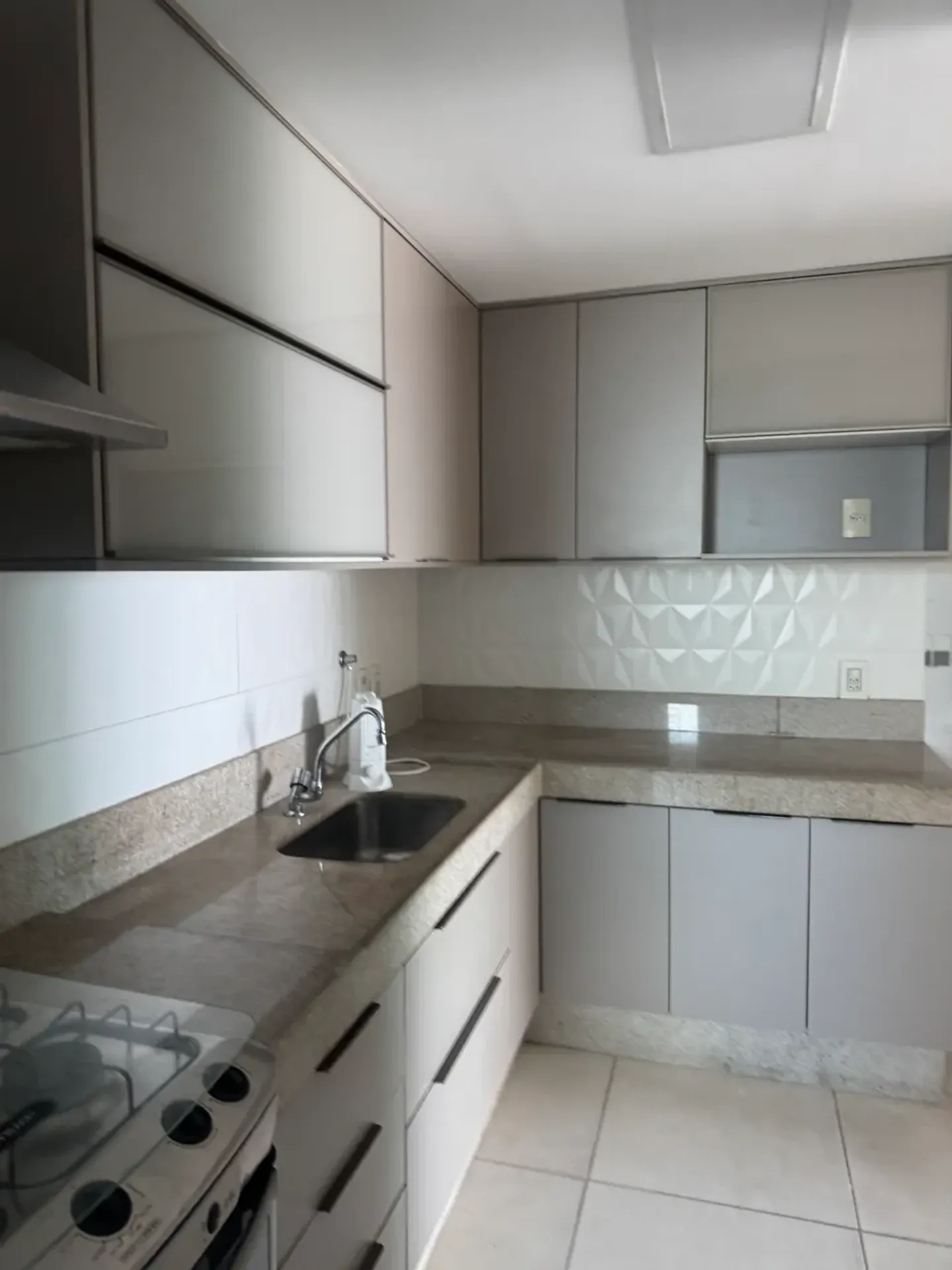 Apartment, 92 m², with a glass-enclosed balcony — photo 2