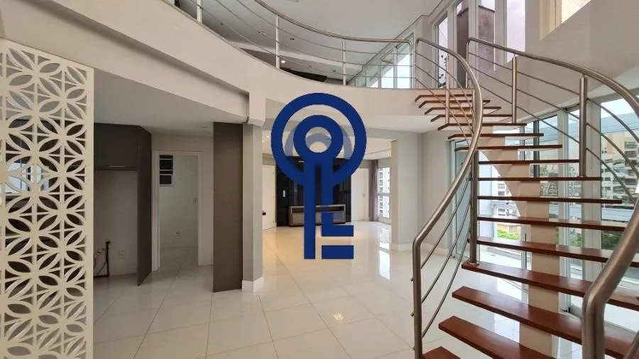Apartment with 4 bedrooms and 426 m² on the 8th floor