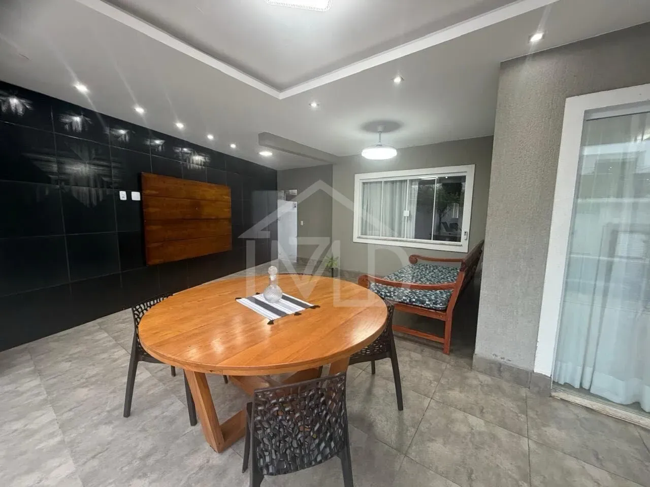 Unfurnished house with 4 bedrooms and 5 baths — photo 19