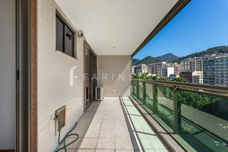 2-bedroom apartment with elevator and 2 parking spots — photo 10