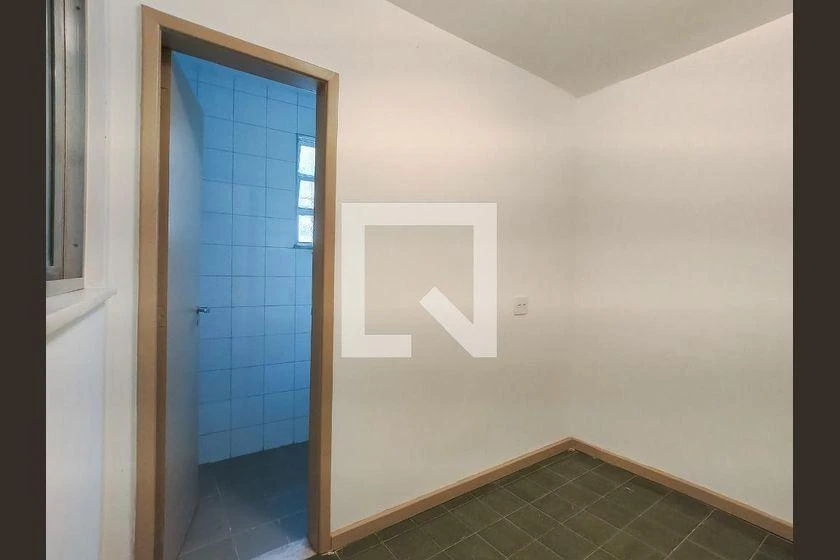 Rental house with 5 bedrooms and a balcony — photo 38