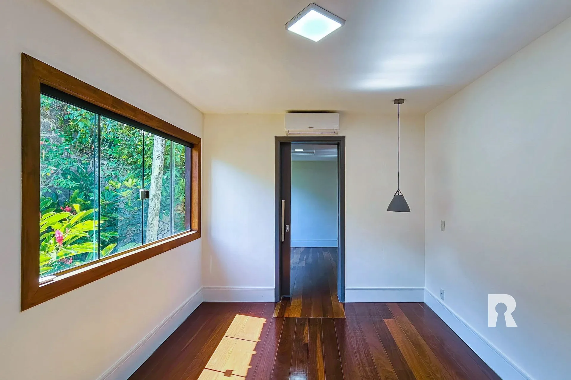 Casa com cozinha integrada e 5 quartos — photo 35