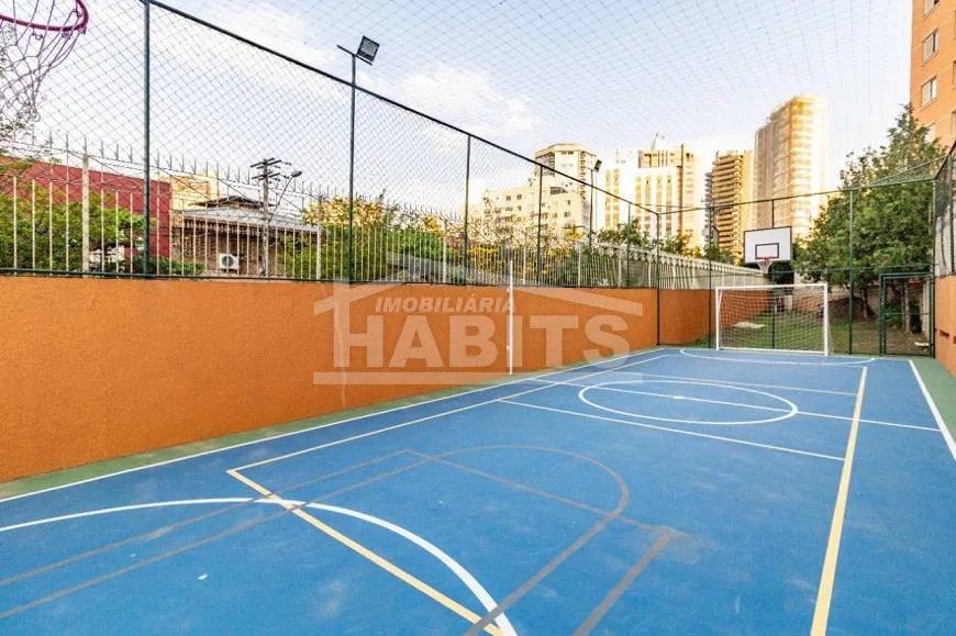 3-bedroom apartment with a balcony — photo 33