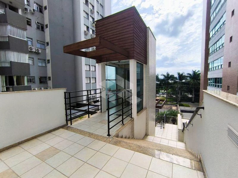 2-bedroom apartment with a water view — photo 28