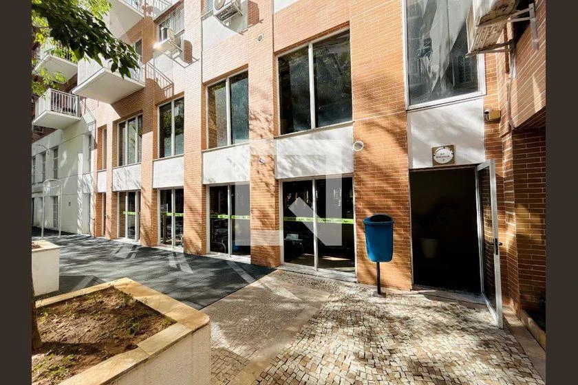 1-bedroom apartment with an open kitchen and balcony — photo 37