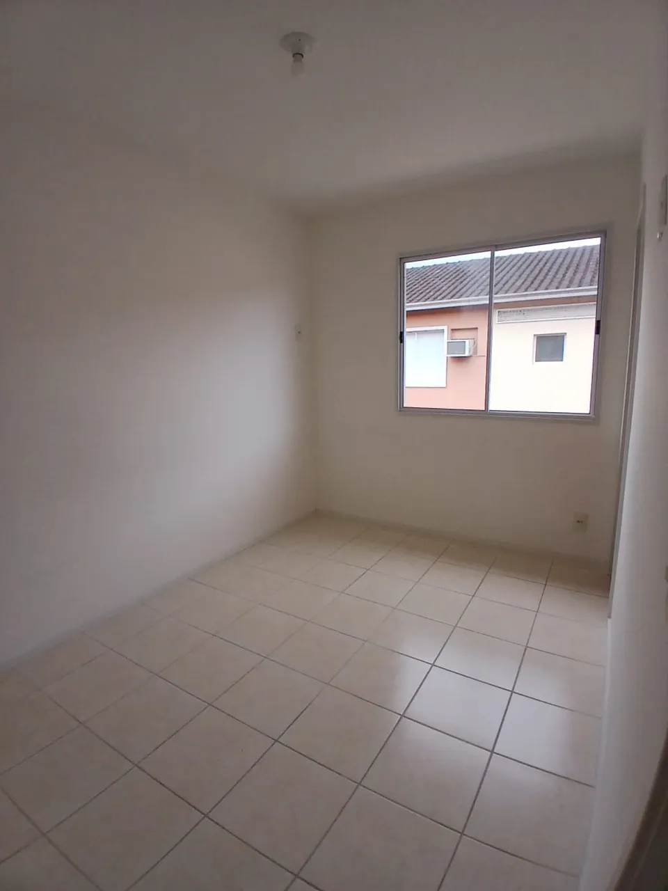 House with 3 bedrooms and 3 bathrooms, open kitchen — photo 3