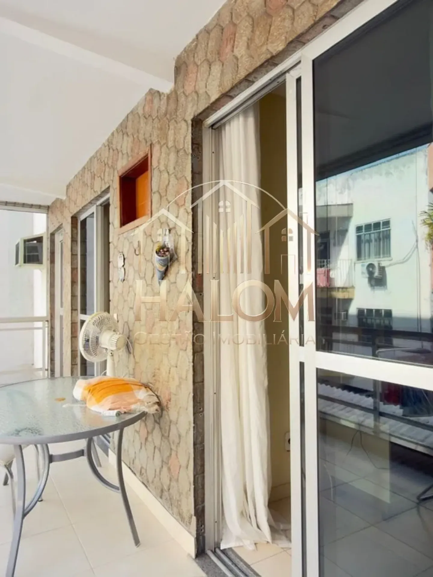 90 m² apartment with a closed kitchen and 2 bedrooms — photo 14