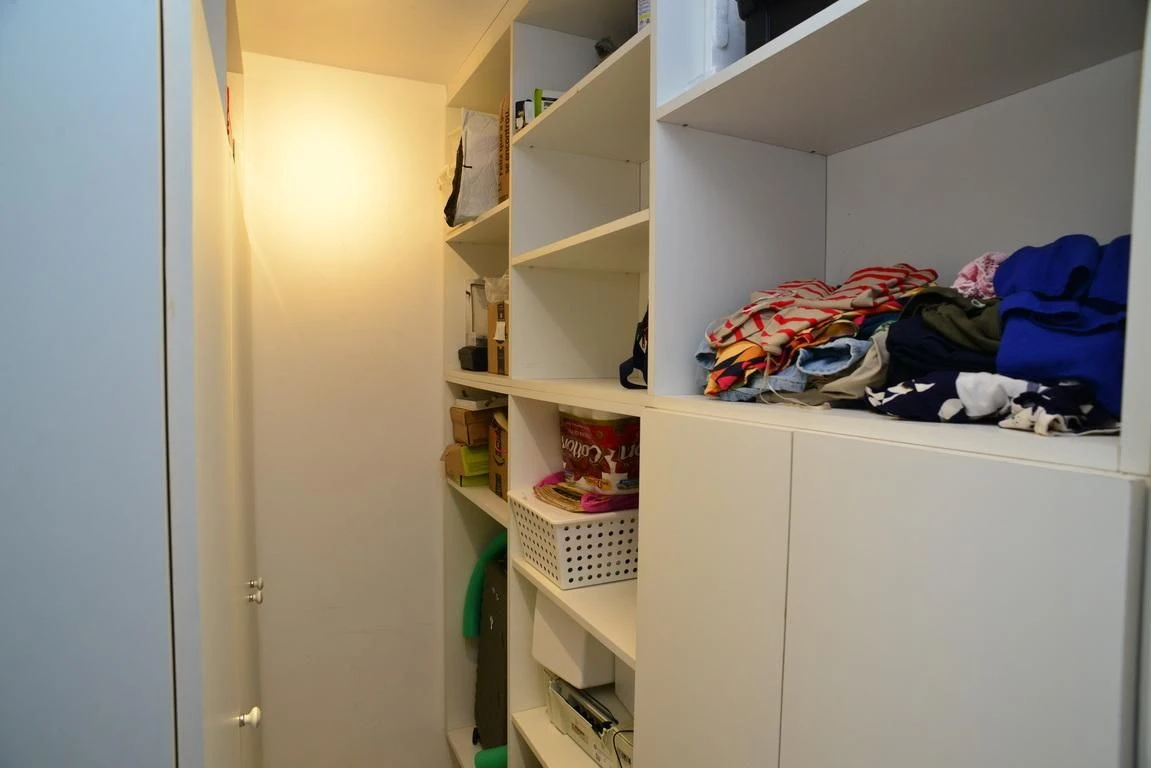 Apartamento amueblado de 2 habitaciones con balcón — photo 25