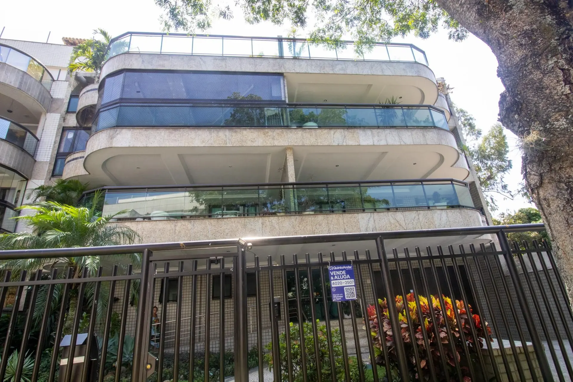 Furnished apartment with 3 bedrooms and a balcony — photo 4