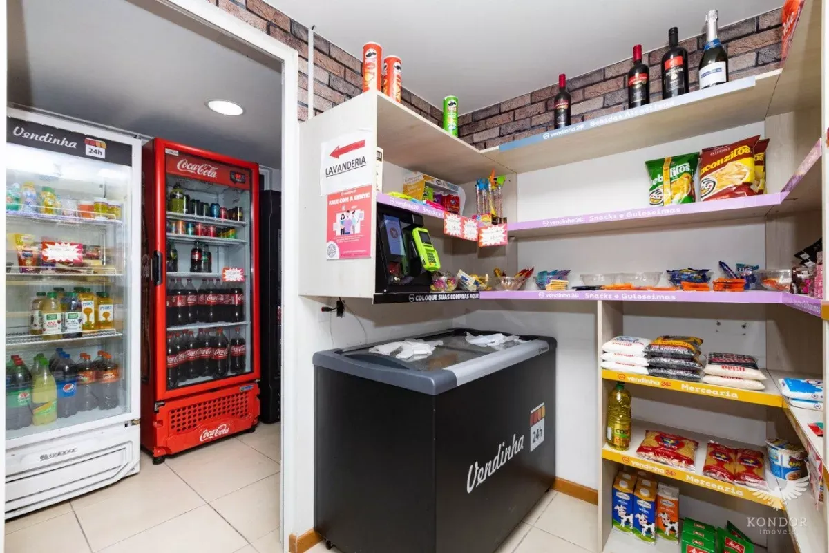 Furnished 2-bedroom apartment with open-plan kitchen — photo 33