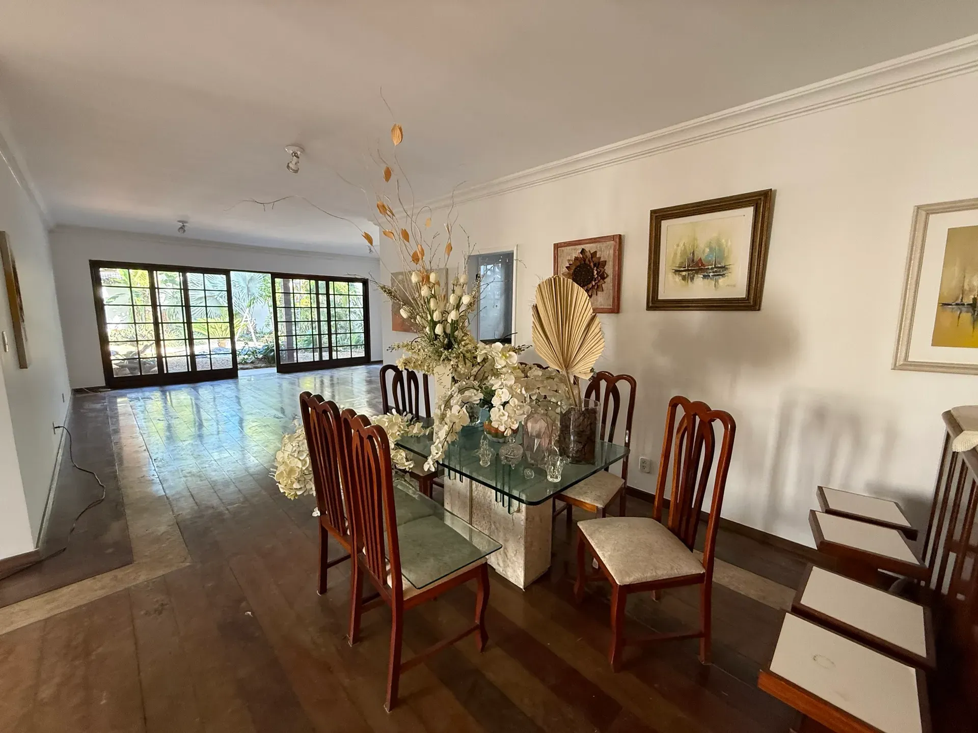 Furnished house, 350 m², with a glass-enclosed balcony — photo 15