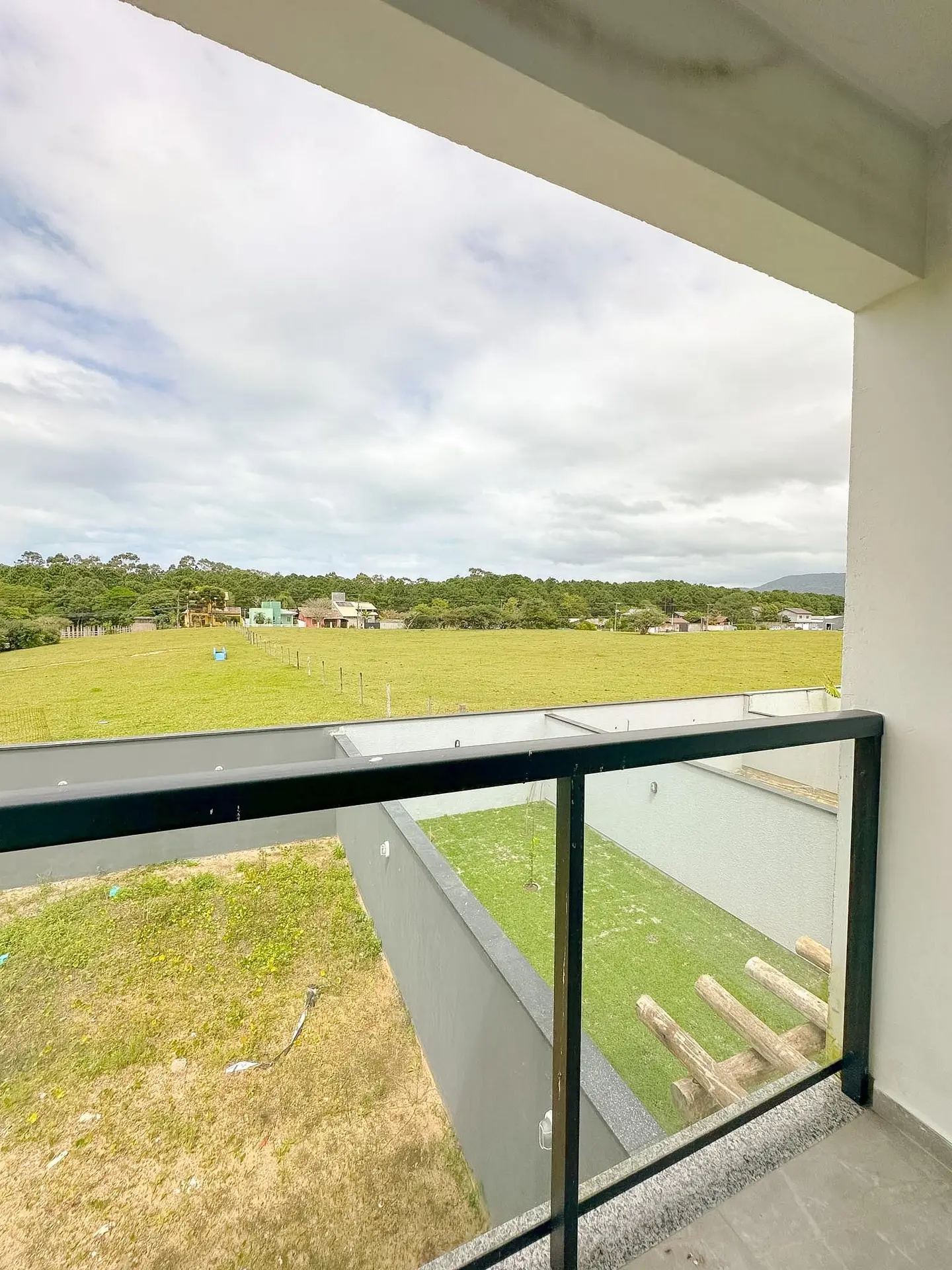 Floor-to-ceiling windows in a 3-bedroom house, 157 m² — photo 40