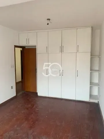 Casa com 5 quartos e cozinha fechada — photo 22