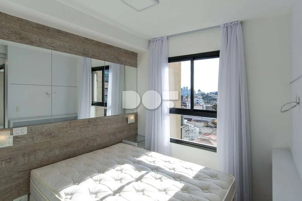 One-bedroom apartment in a building with a gym — photo 7