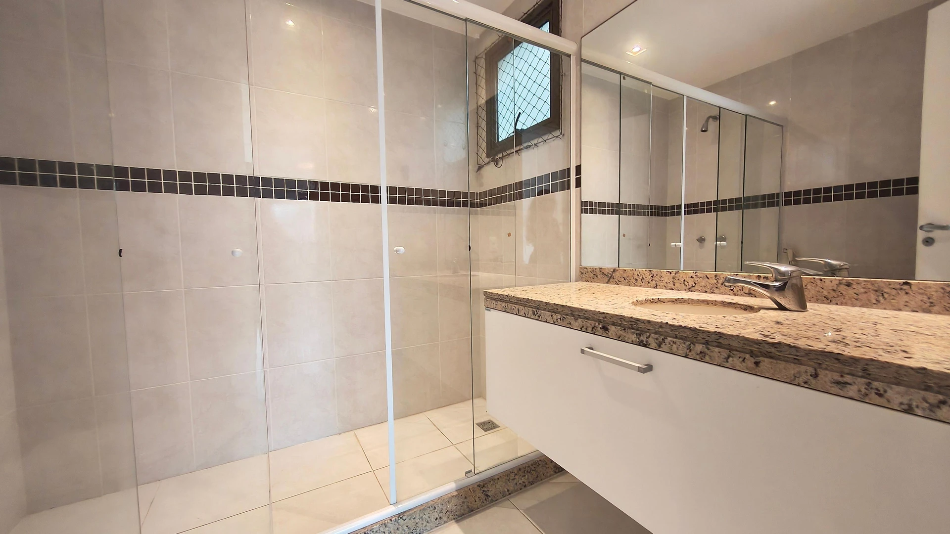 5-bedroom apartment with a washing machine in Rio de Janeiro — photo 41
