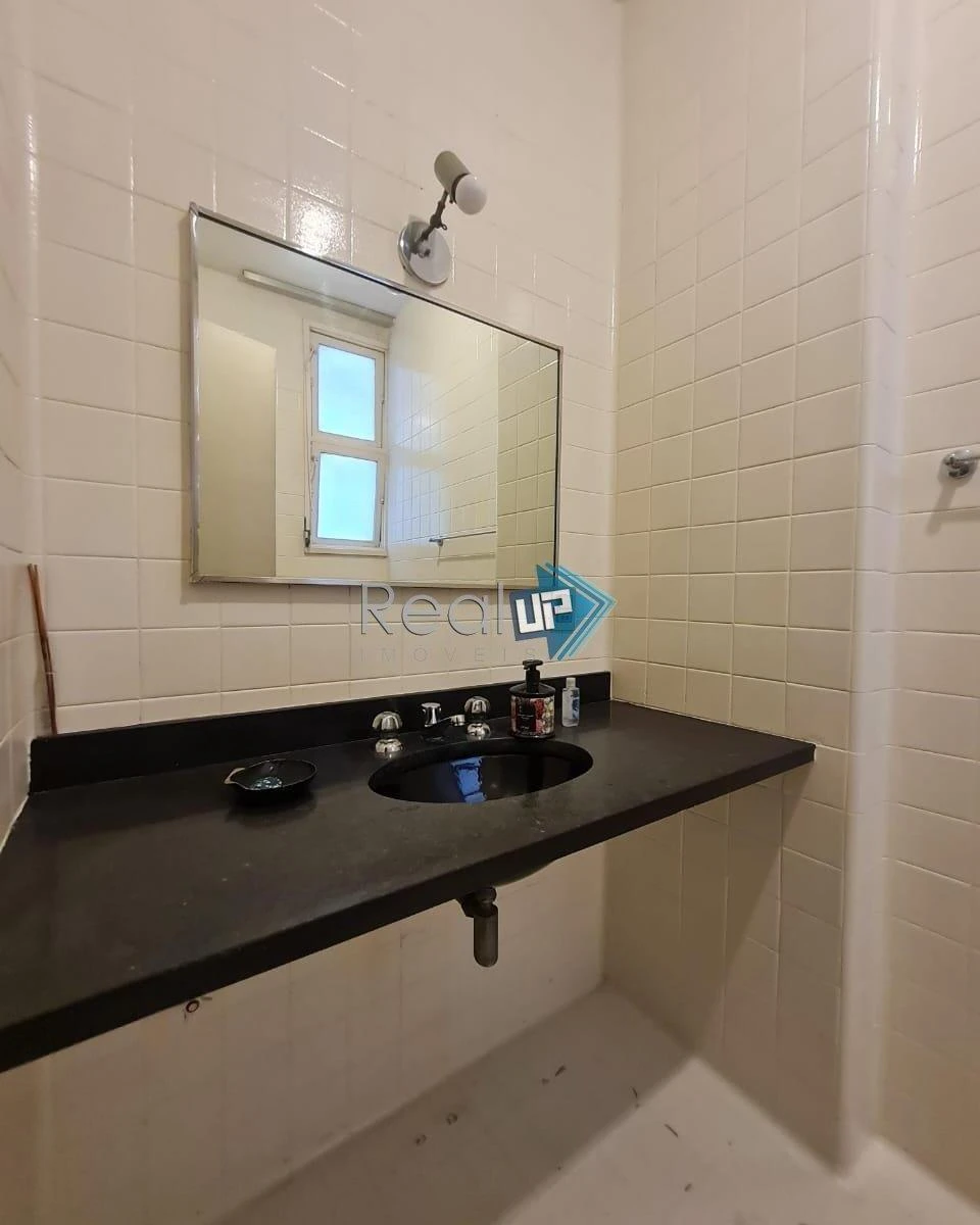 Apartment with 4 bedrooms and 5 bathrooms and 2 parking spaces — photo 8