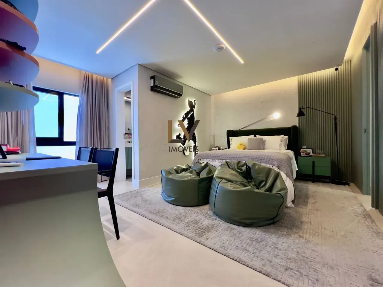 Furnished house with 800 m², 5 bedrooms and open-plan kitchen — photo 37