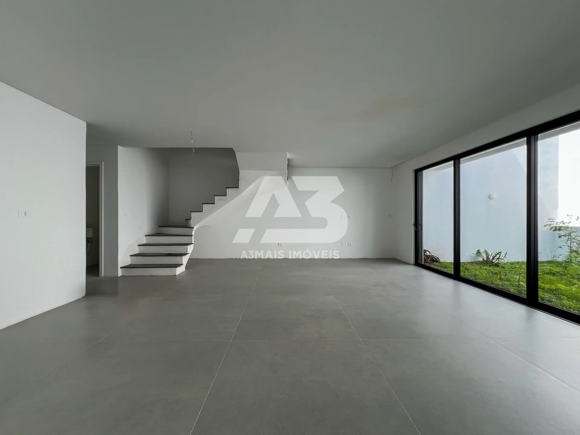 3-bedroom house with floor-to-ceiling windows in Curitiba — photo 9