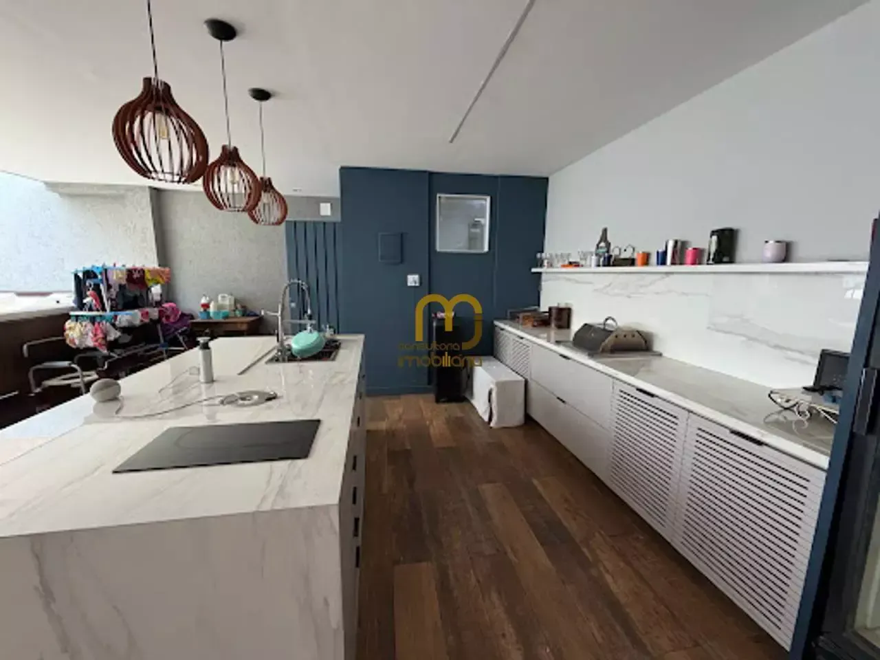 Furnished house, 300 m², with a glass-enclosed balcony — photo 23