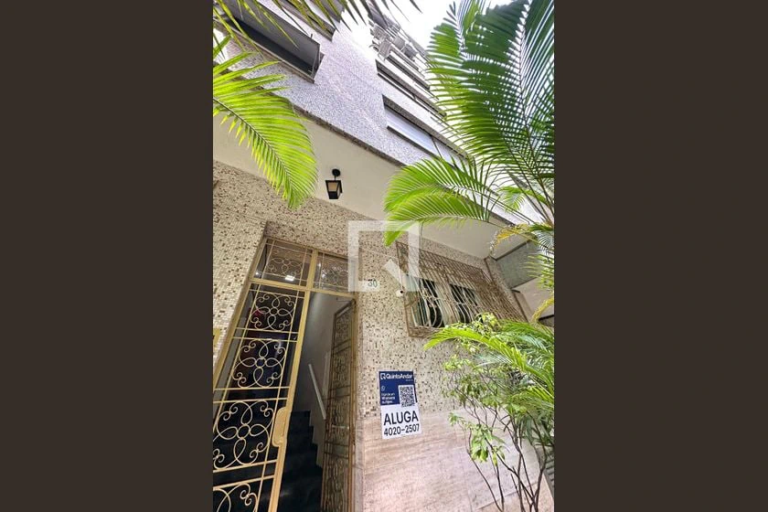 Apartamento de 2 quartos com piso de madeira ou laminado — photo 27