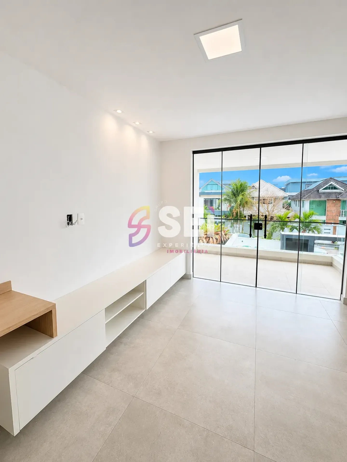 512 m² house with 5 bedrooms and open-plan kitchen — photo 23