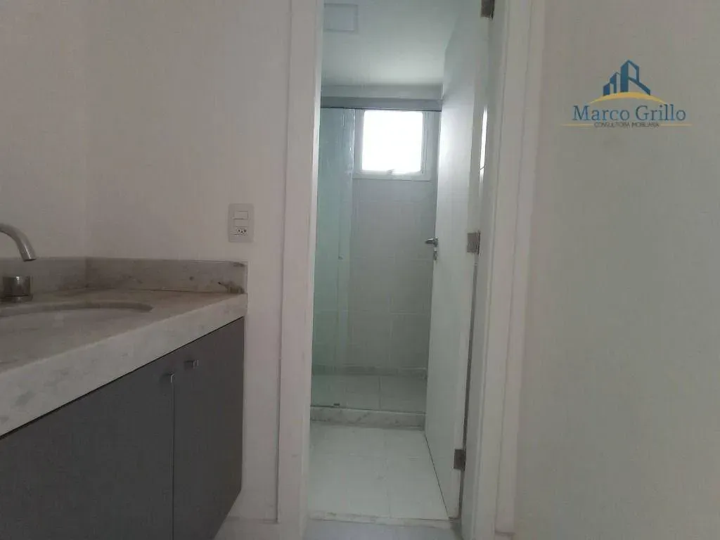Apartamento de 1 dormitorio con balcón y lavabo — photo 11