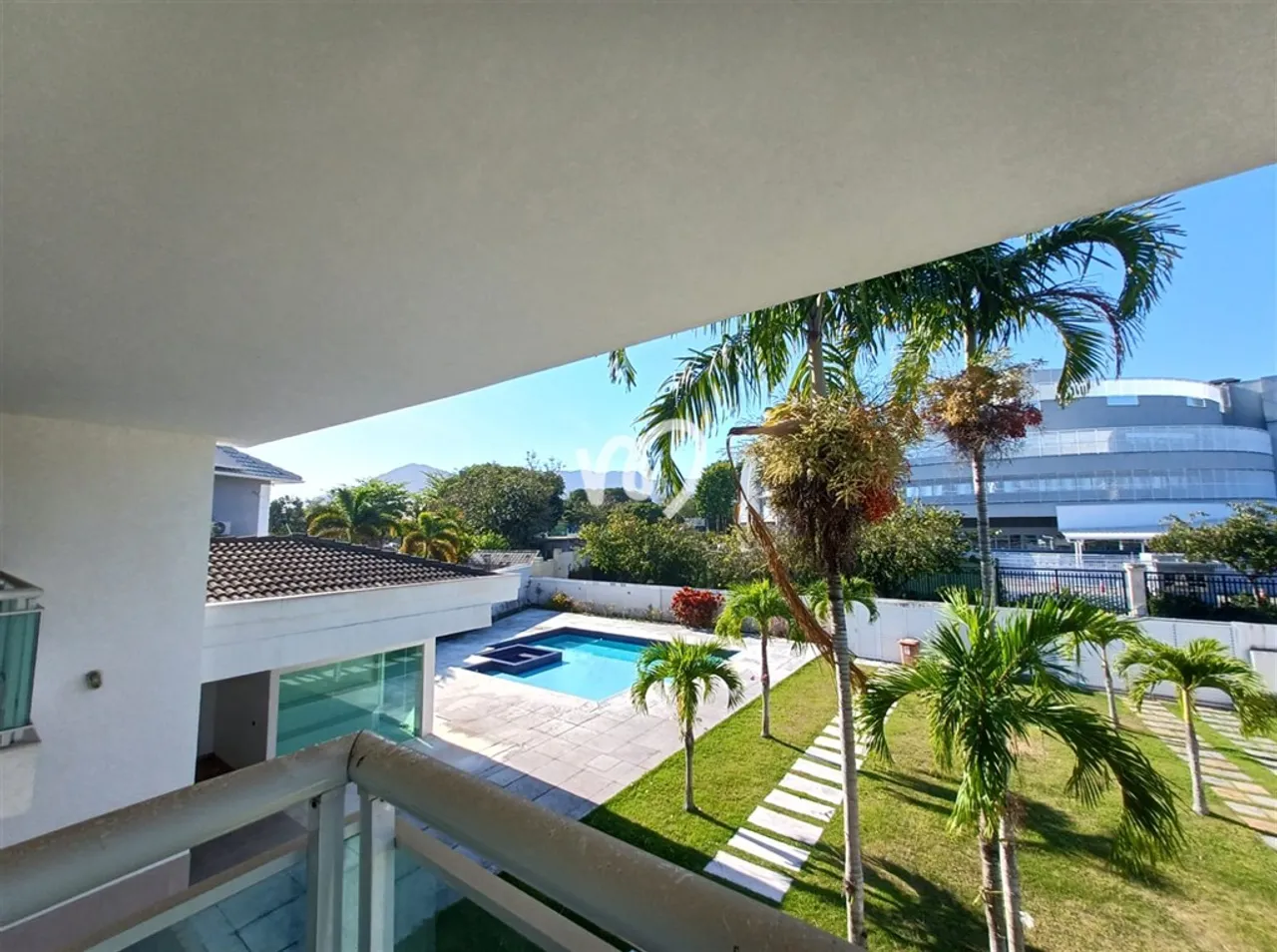 900 m² house with 5 bedrooms and 5 parking spaces — photo 12