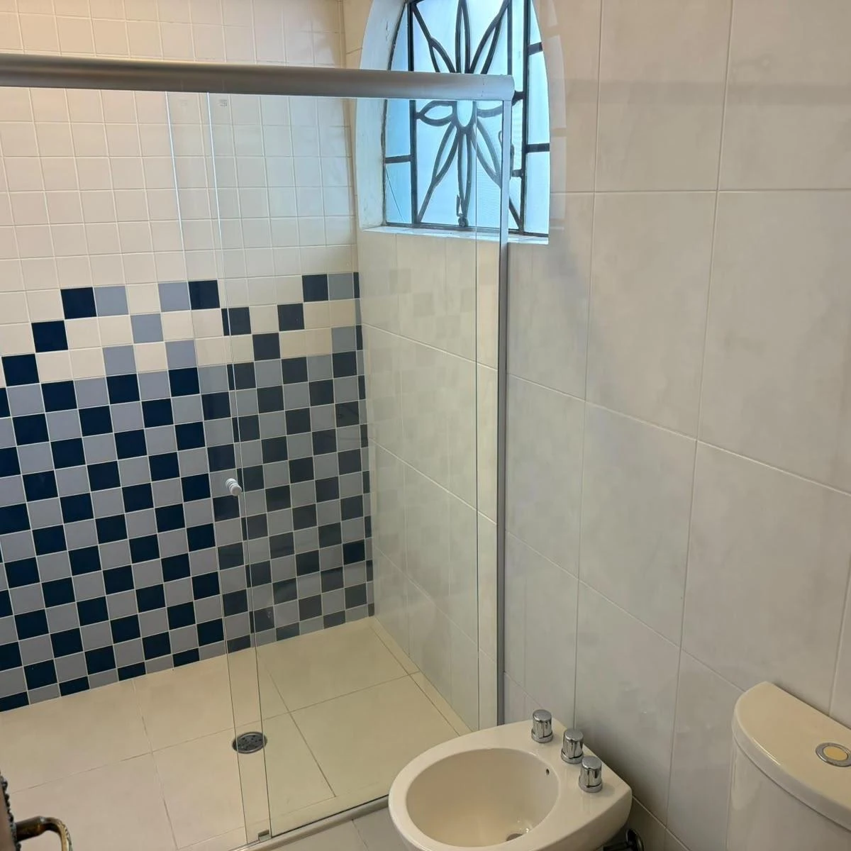Мебльований будинок на 683 м² з 7 спальнями — photo 35