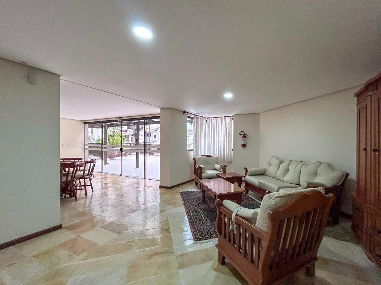 3-bedroom apartment with a home office — photo 37