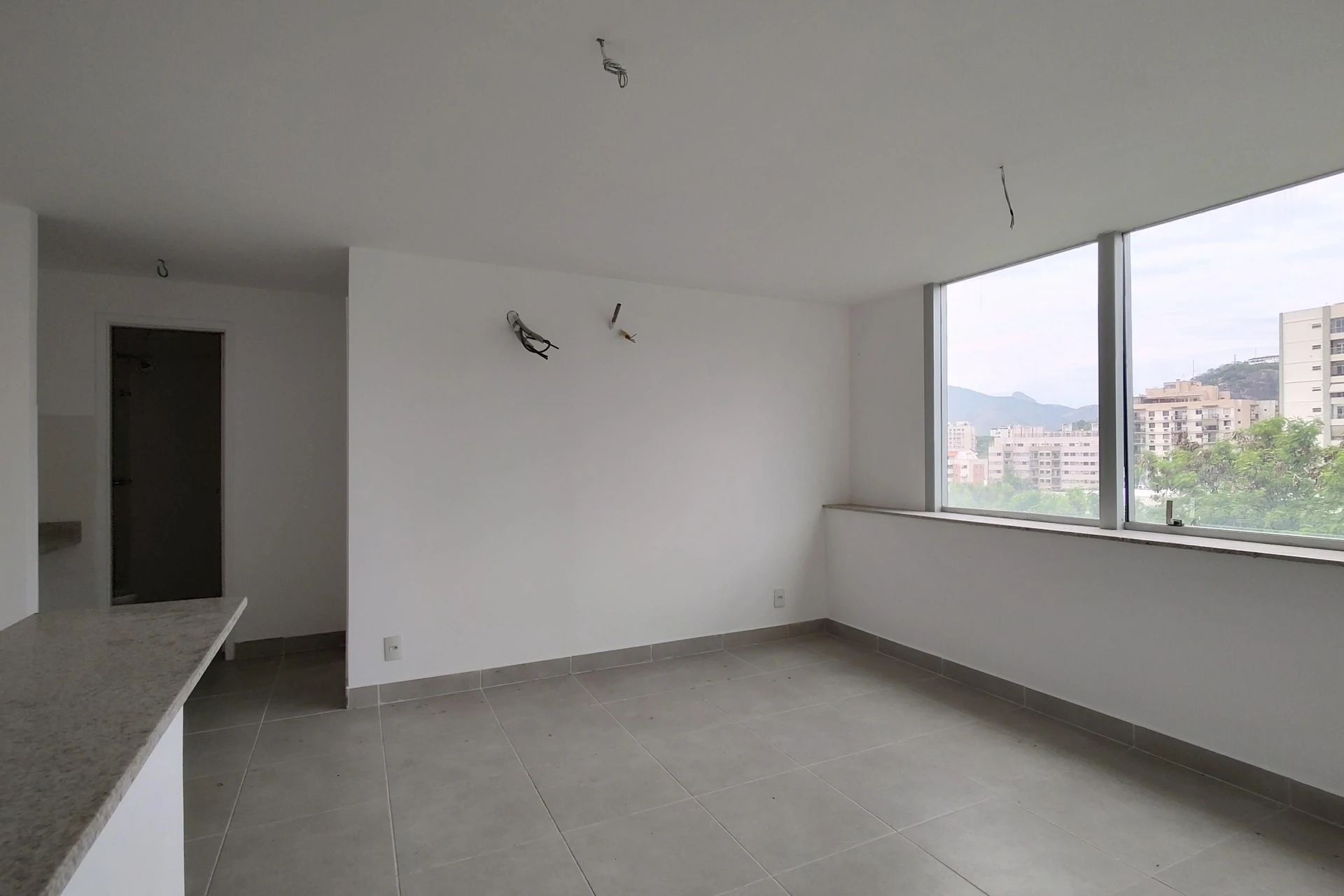 1-bedroom apartment with an open-plan kitchen and parking — photo 26