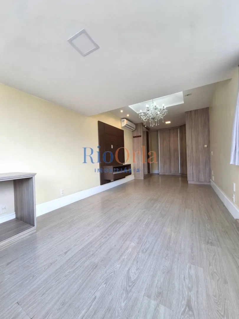 Unfurnished apartment with 4 bedrooms and 5 bathrooms — photo 54