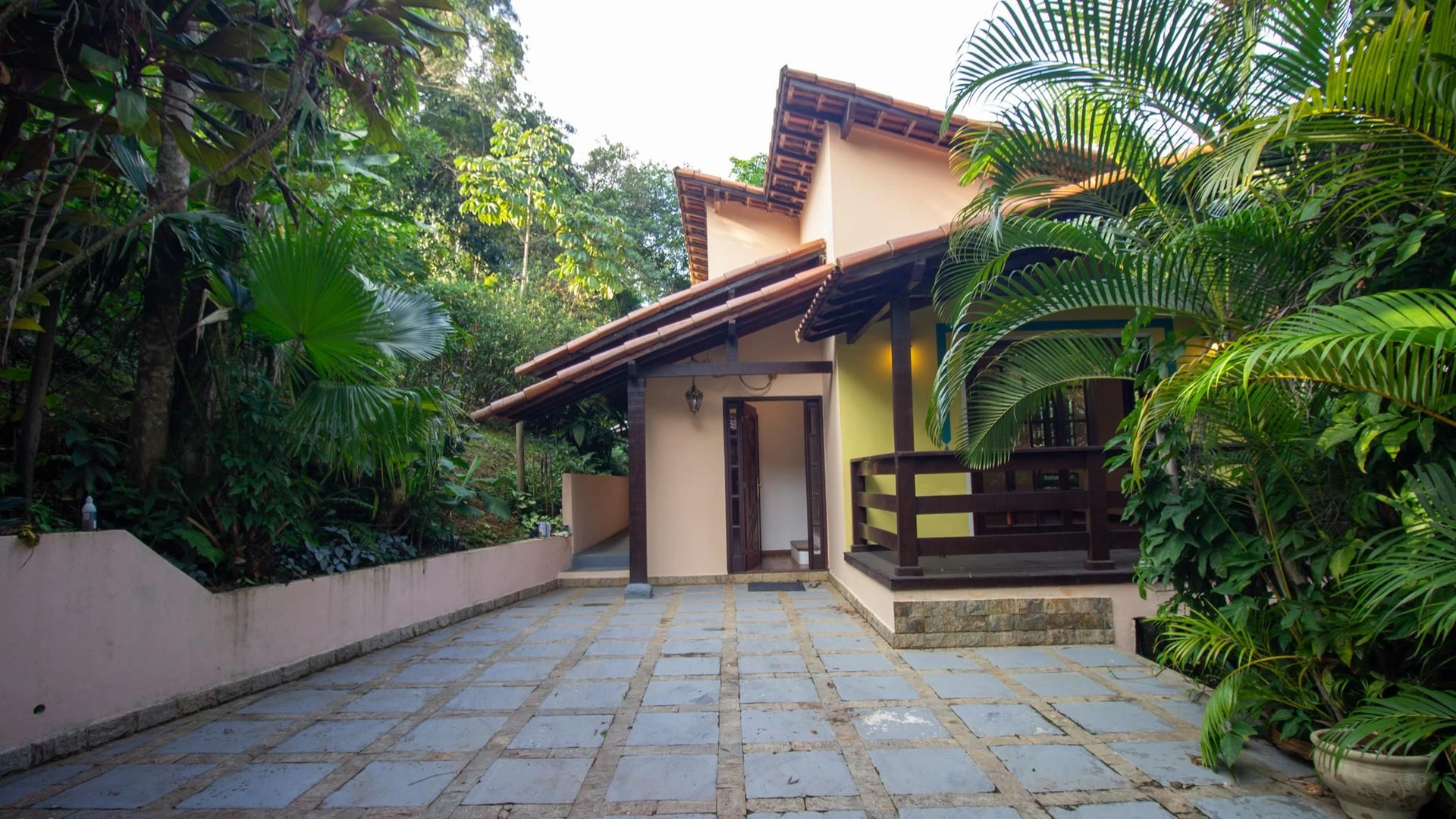 Casa com 4 quartos e 4 banheiros, com 3 vagas — photo 12