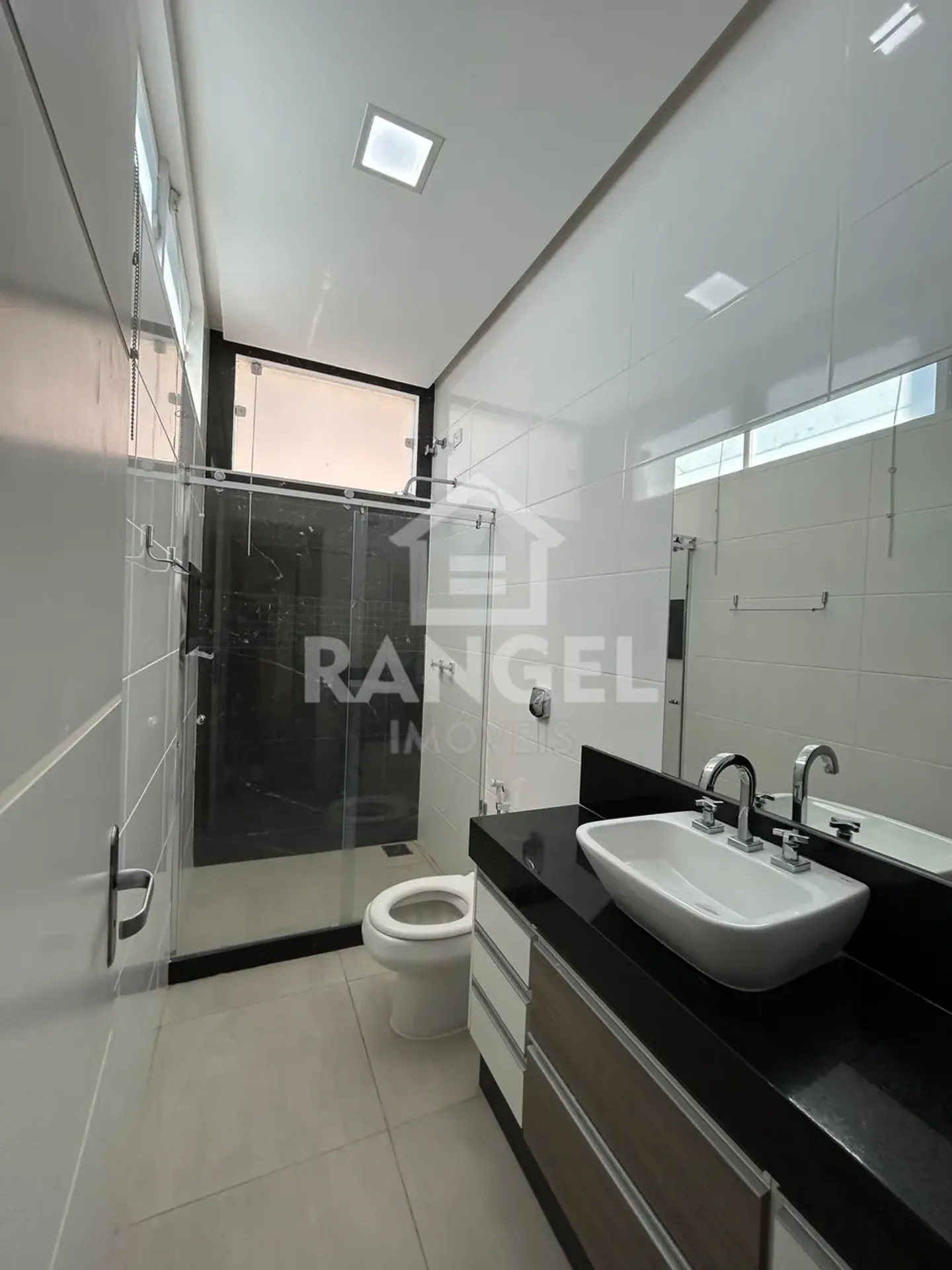 House, 350 m², with a grill on the balcony — photo 13