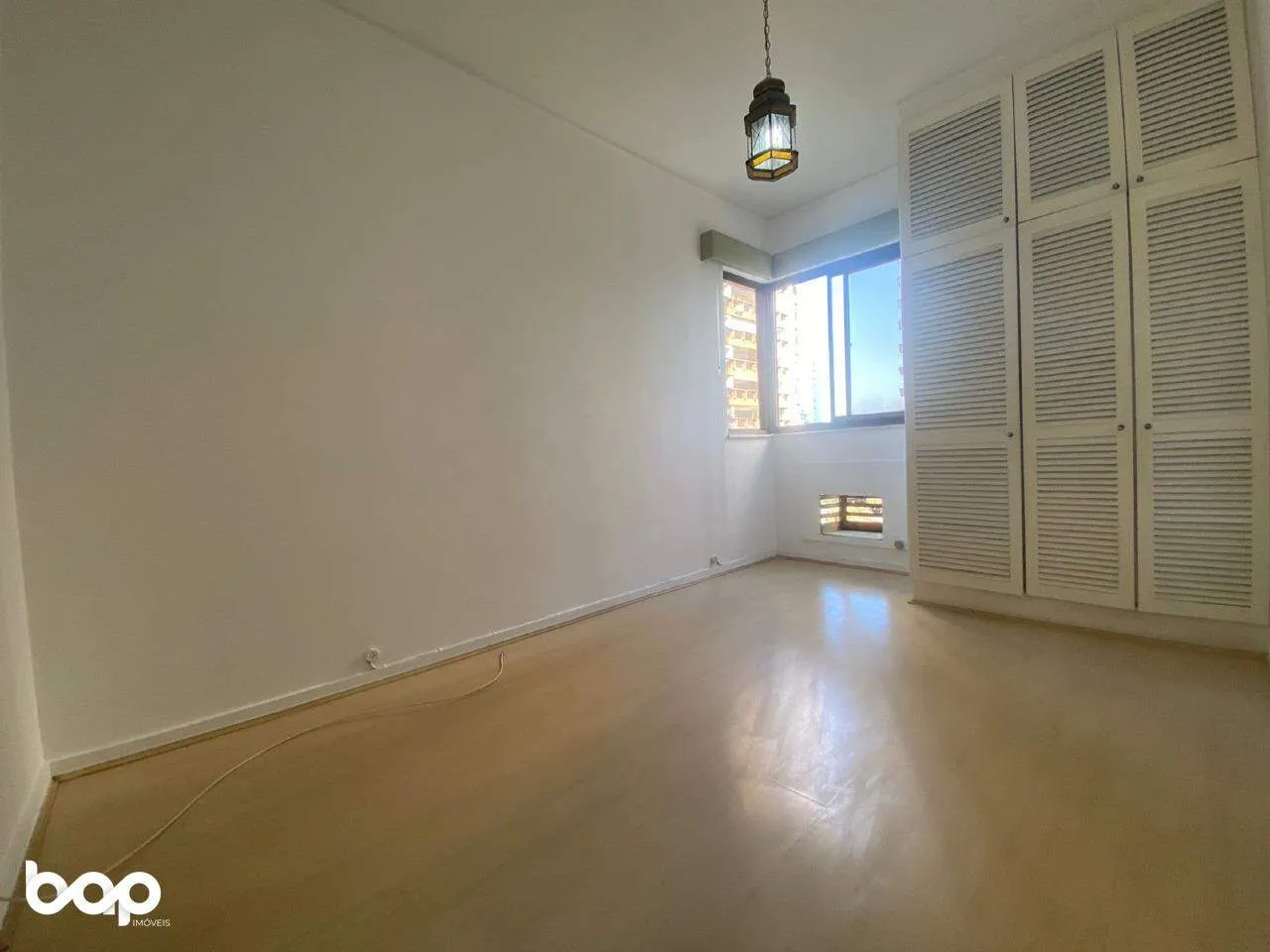 2-bedroom apartment in a building with a gym — photo 5