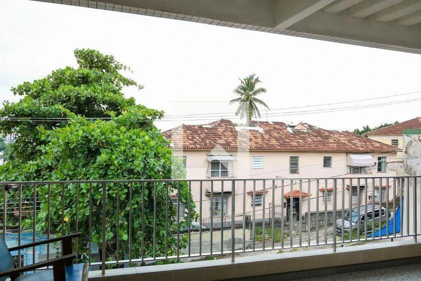 Furnished house with 4 bedrooms and 550 m² with air conditioning — photo 18