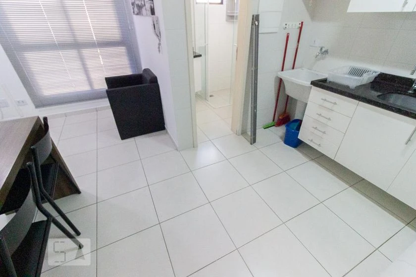 Furnished 1-bedroom apartment with en-suite bath and pets — photo 13