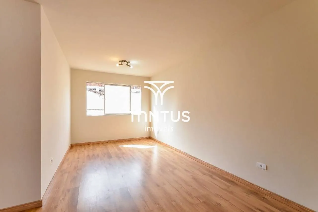 Wood or laminate floors in a 3-bedroom apartment, 80 m² — photo 12