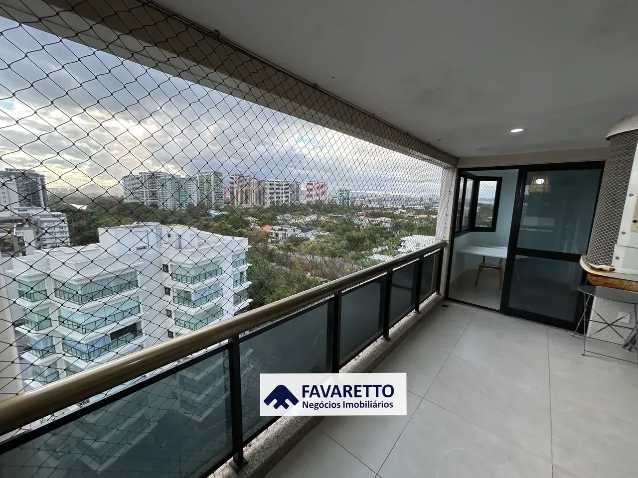 Apartamento mobiliado com 3 quartos e 3 banheiros — photo 12