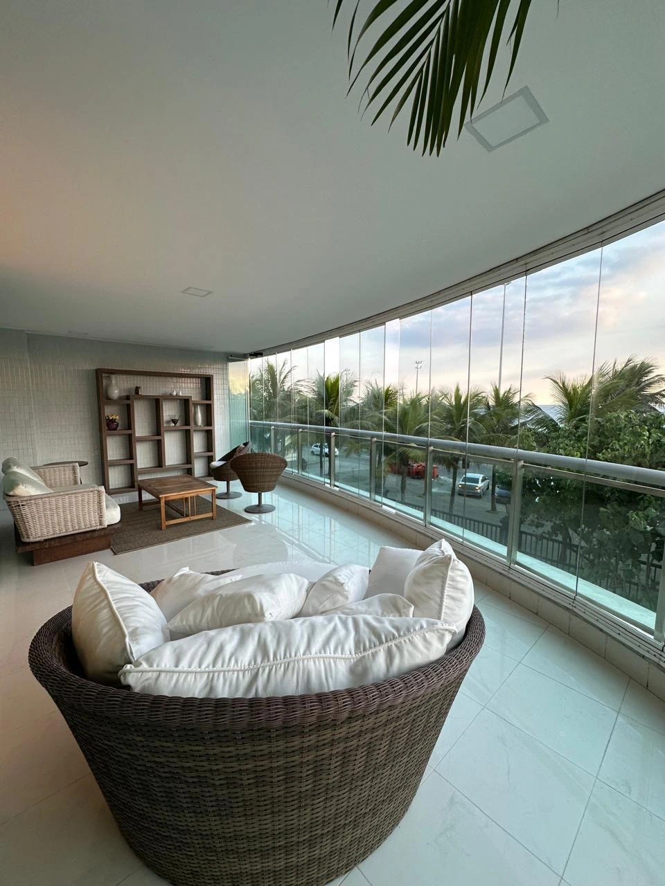 Apartamento mobiliado reformado com 4 suítes e 392 m² — photo 6