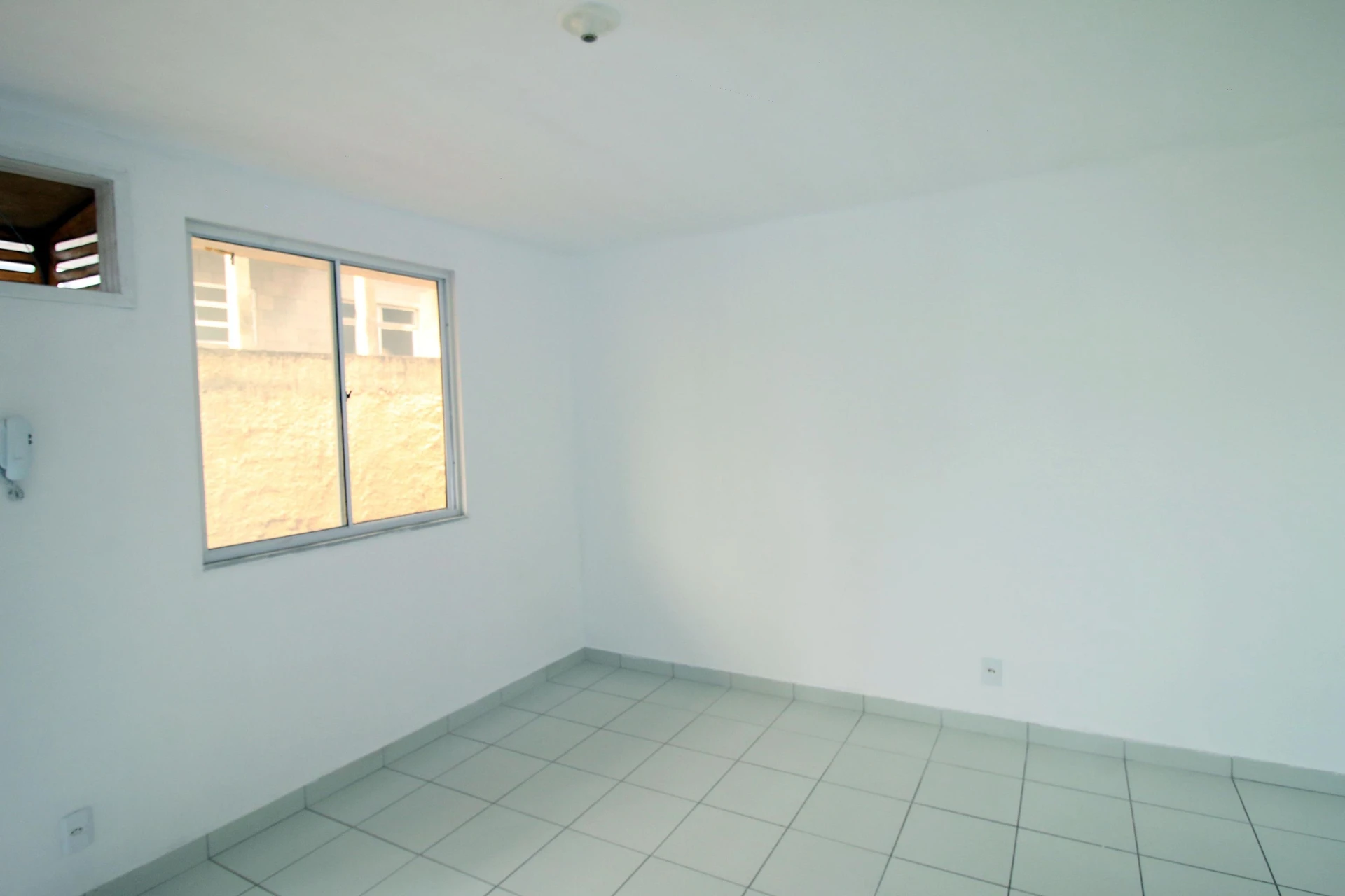 Unfurnished studio with 1 bedroom and 1 total bathroom — photo 6