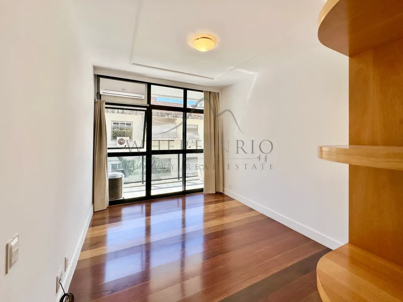 Apartment with air conditioning and 4 bedrooms — photo 14
