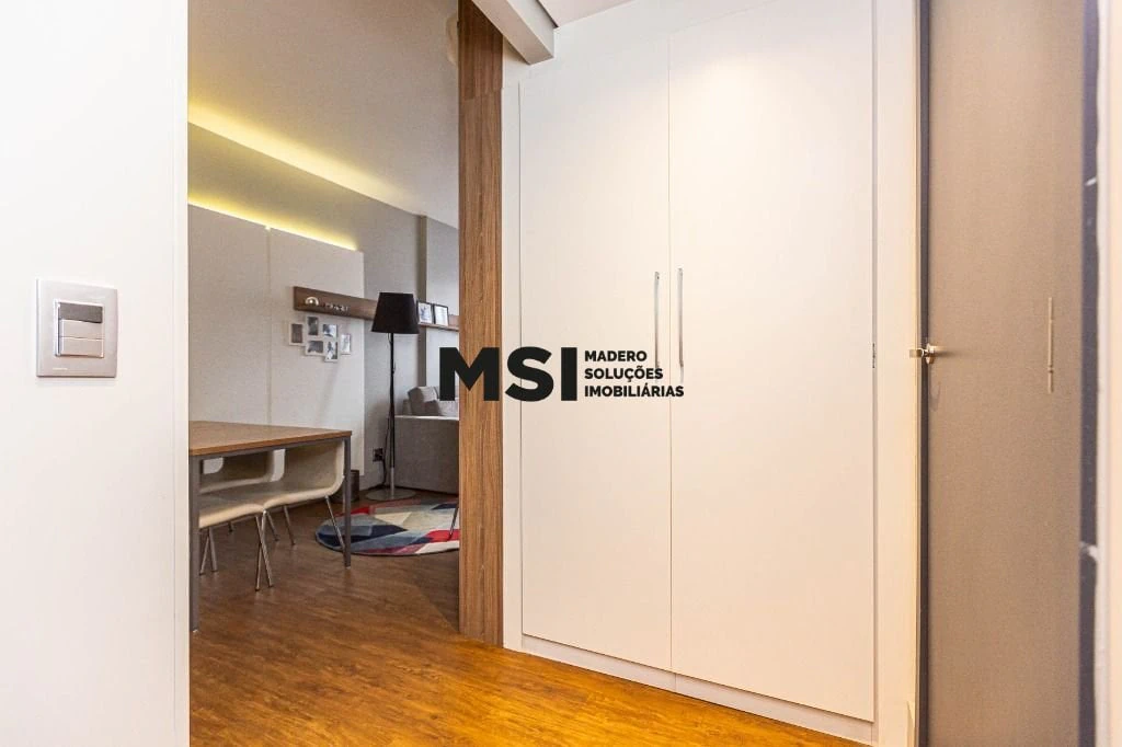 One-bedroom apartment with a washing machine — photo 11