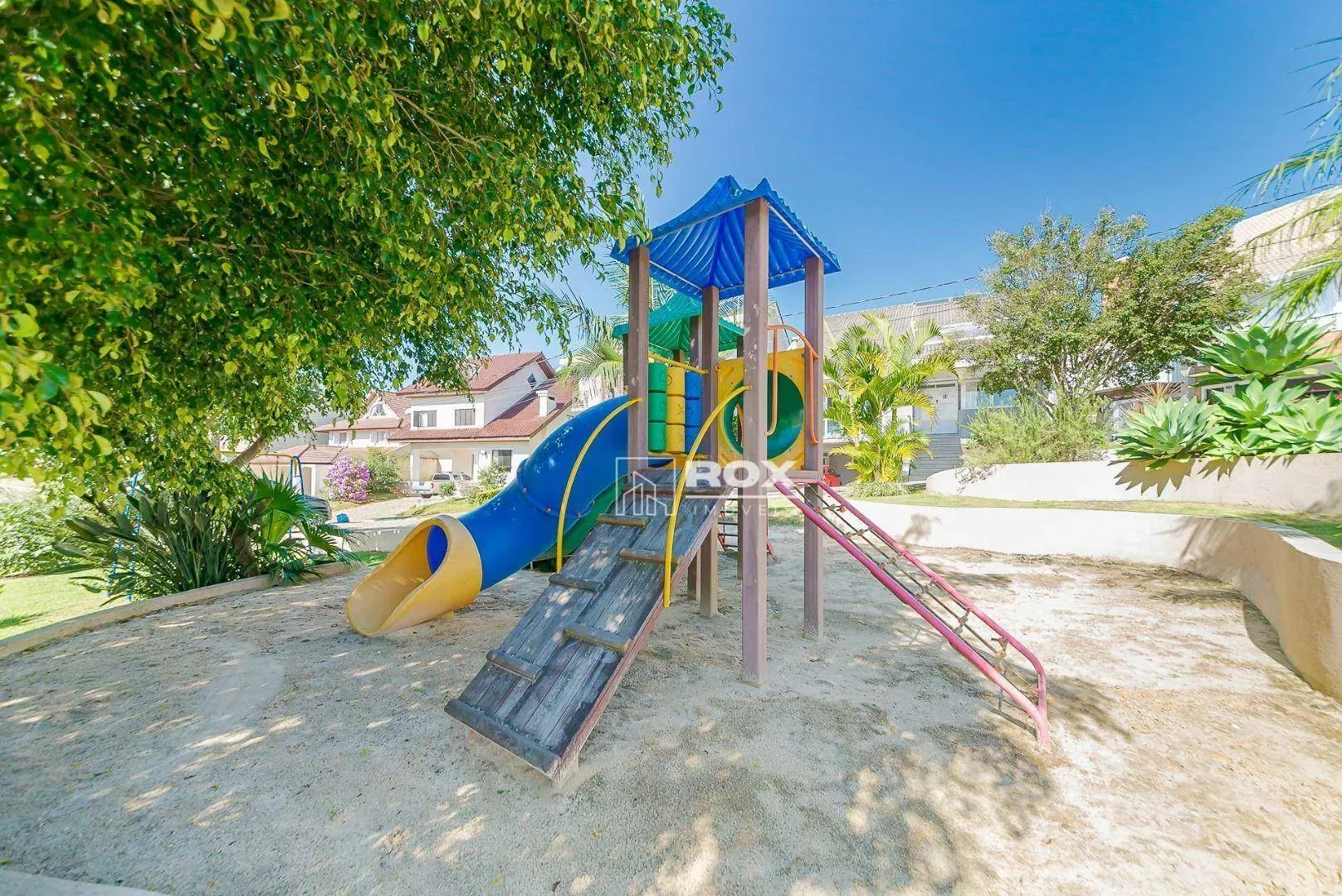 Casa en condominio con 5 dormitorios y piscina — photo 64