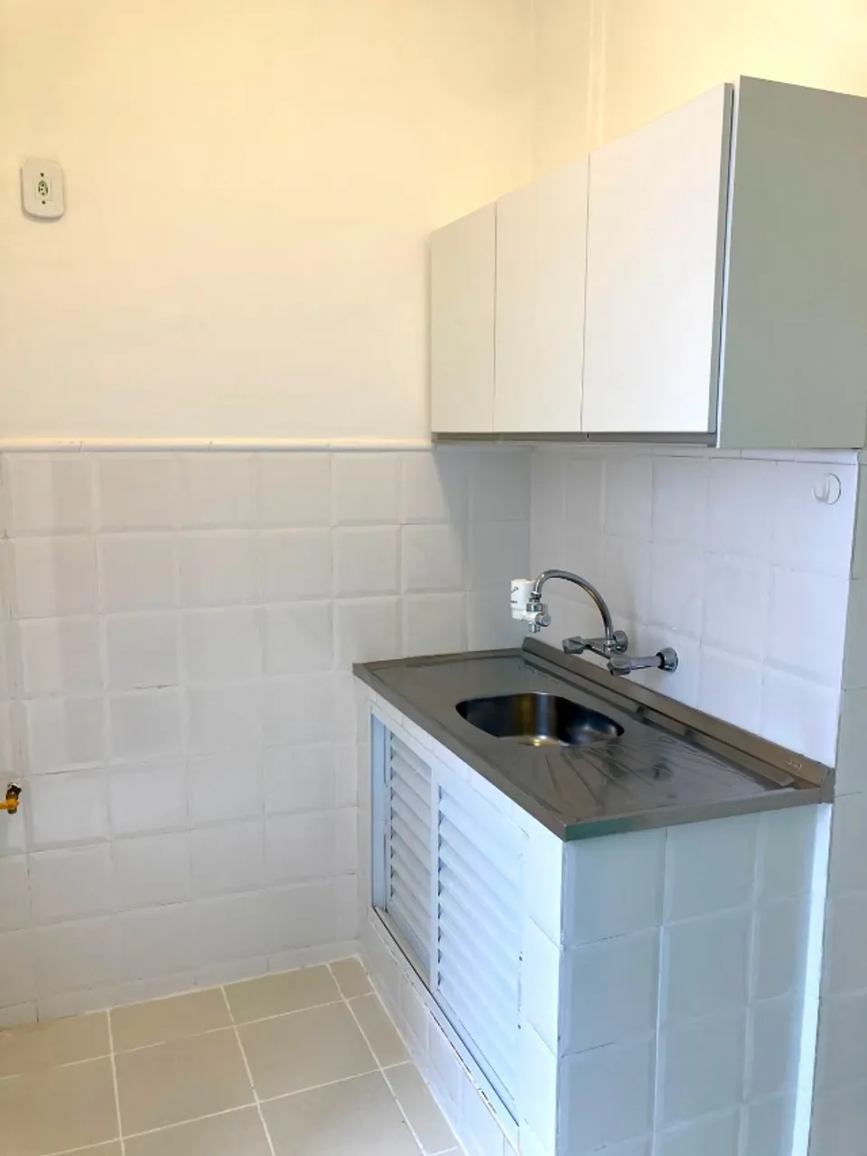 Apartment, 40 m², with wood or laminate floors — photo 2