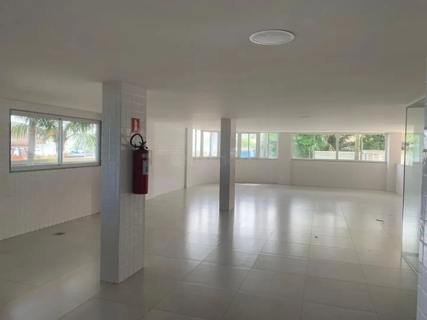 Glass-enclosed balcony in a 4-bedroom apartment, 240 m² — photo 15