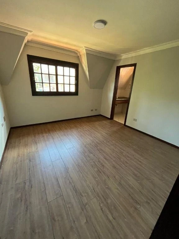 House with 3 en-suite bedrooms and a balcony, 450 m² — photo 49