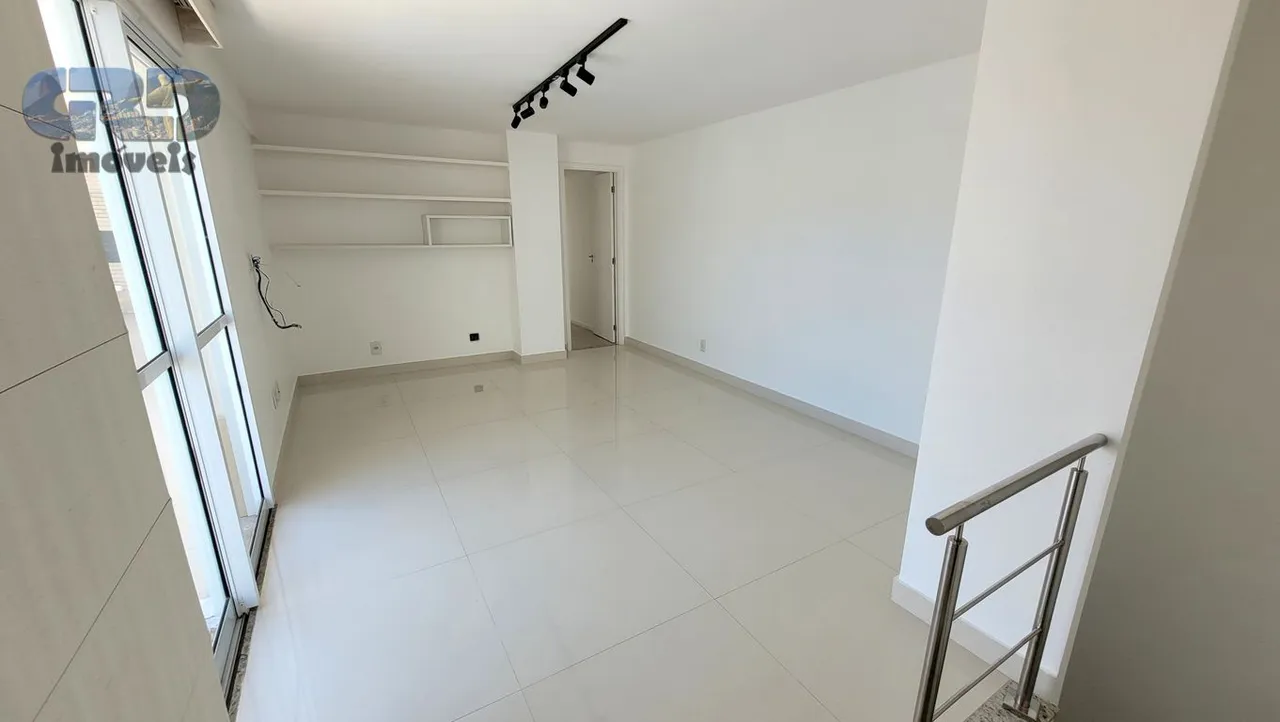 Apartment with 5 bedrooms and a balcony grill