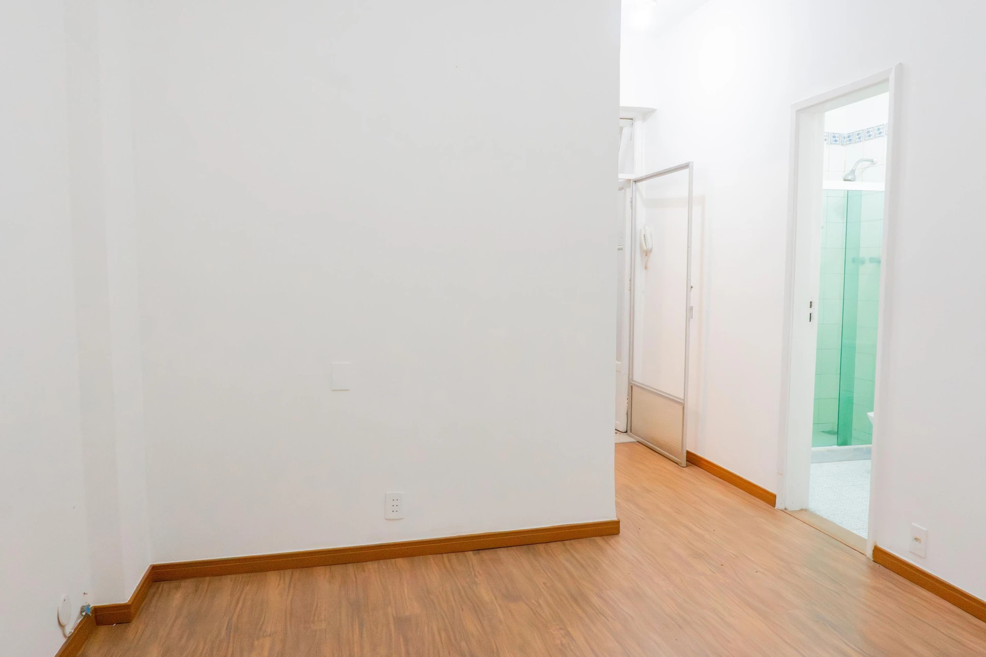 Apartment, 46 m², with wood or laminate floors — photo 19