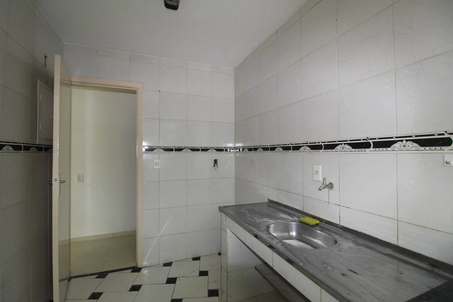 2-bedroom apartment with 1 parking spot and pet-friendly — photo 15